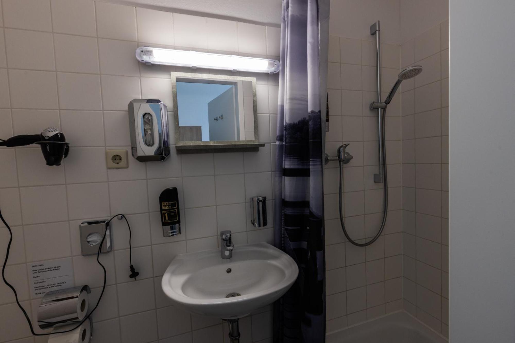 Motel Home Wittenau Berlin Ngoại thất bức ảnh